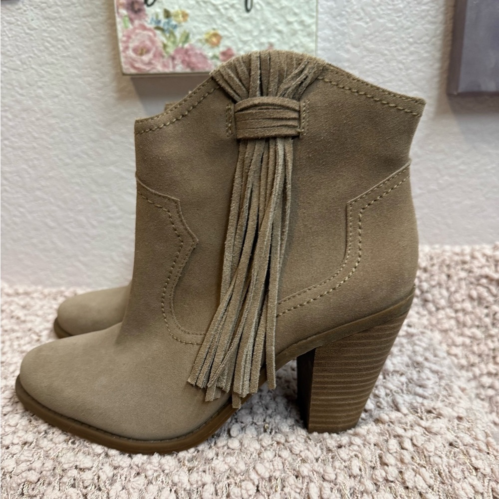 Jessica Simpson Womenโs Tan Ankle Boots, sz 8.5M - Picture 2 of 8